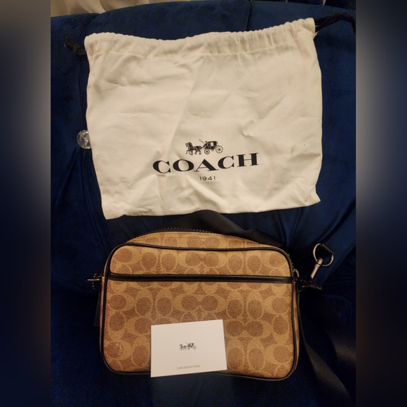 NWOT Coach Academy Crossbody In Signature Canvas - Picture 6 of 10